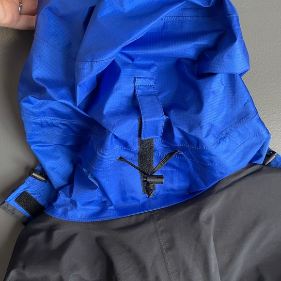 Marmot blue and black rain jacket - Picture 5 of 6
